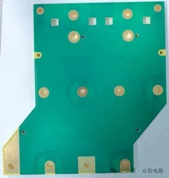Le circuit Uniwell brise les barrières avec un PCB de 6,3 mm d'épaisseur avec 8- calque 420μm Sta...